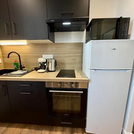 T2 Renove Avec Salon Separe, Canape, Tv *