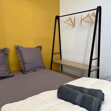 T2 Renove Avec Salon Separe, Canape, Tv * La Roche-sur-Yon