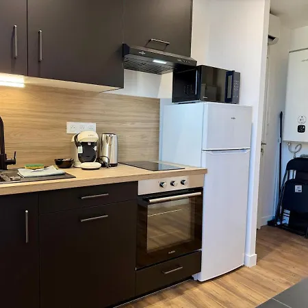 T2 Renove Avec Salon Separe, Canape, Tv * لا روش سور يو