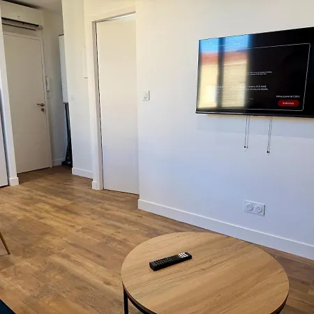 T2 Renove Avec Salon Separe, Canape, Tv لا روش سور يو