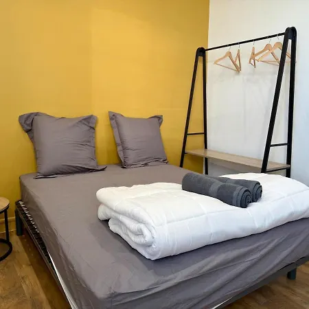 T2 Renove Avec Salon Separe, Canape, Tv شقة لا روش سور يو