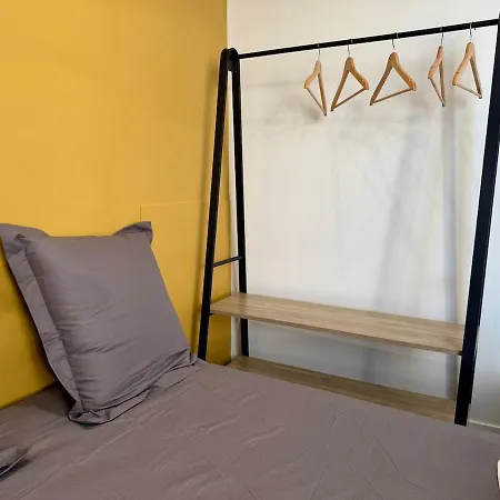 T2 Renove Avec Salon Separe, Canape, Tv * لا روش سور يو