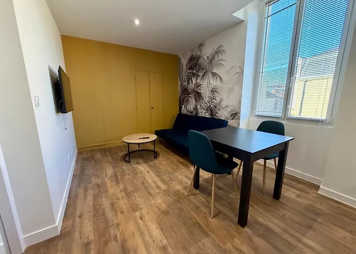 Appartamento T2 Rénové Avec Salon Séparé, Canapé, Tv *