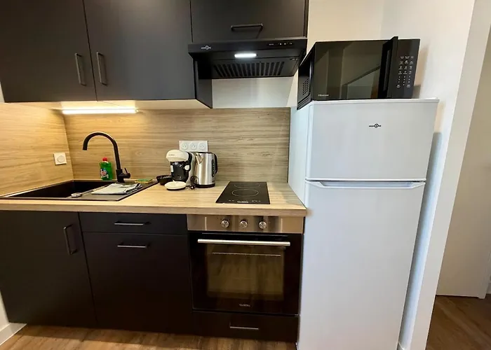 T2 Renove Avec Salon Separe, Canape, Tv *